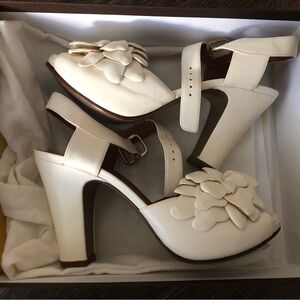 Chie Mihara, vintage style, bridal collection heels. Size 37.5